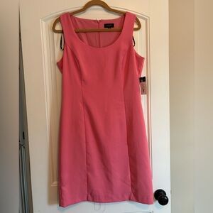 NWT- Tahari Sleeveless Shift Dress - Size 10